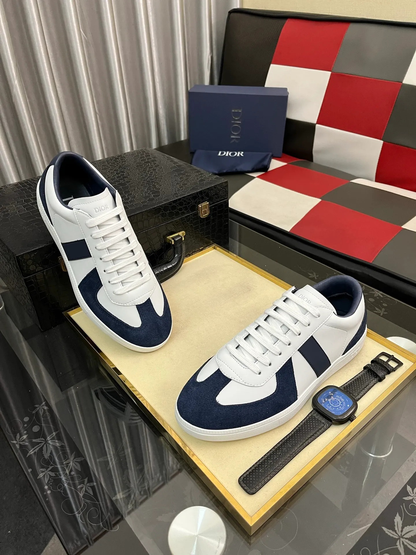 Men's shoes 💰380⌚️⌚️ 【Dior*DIAO】original quality.~ Unique modern style sneakers. 🏃A must-have casual shoe for trendy men😍😍 Original brand imported from Italy, imported original leather, sheep lining (refuses to discolor and grind feet) Sole: Original sole provided by the original factory, French lazy style design ⚠️Fit to the feet, original quality, super comfortable original sole. Code number: 38-448️⃣Colors available